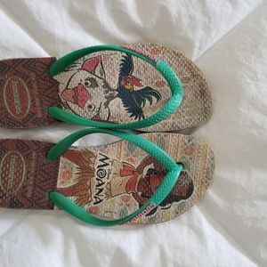Havaianas girls Moana flip flops size 13/1